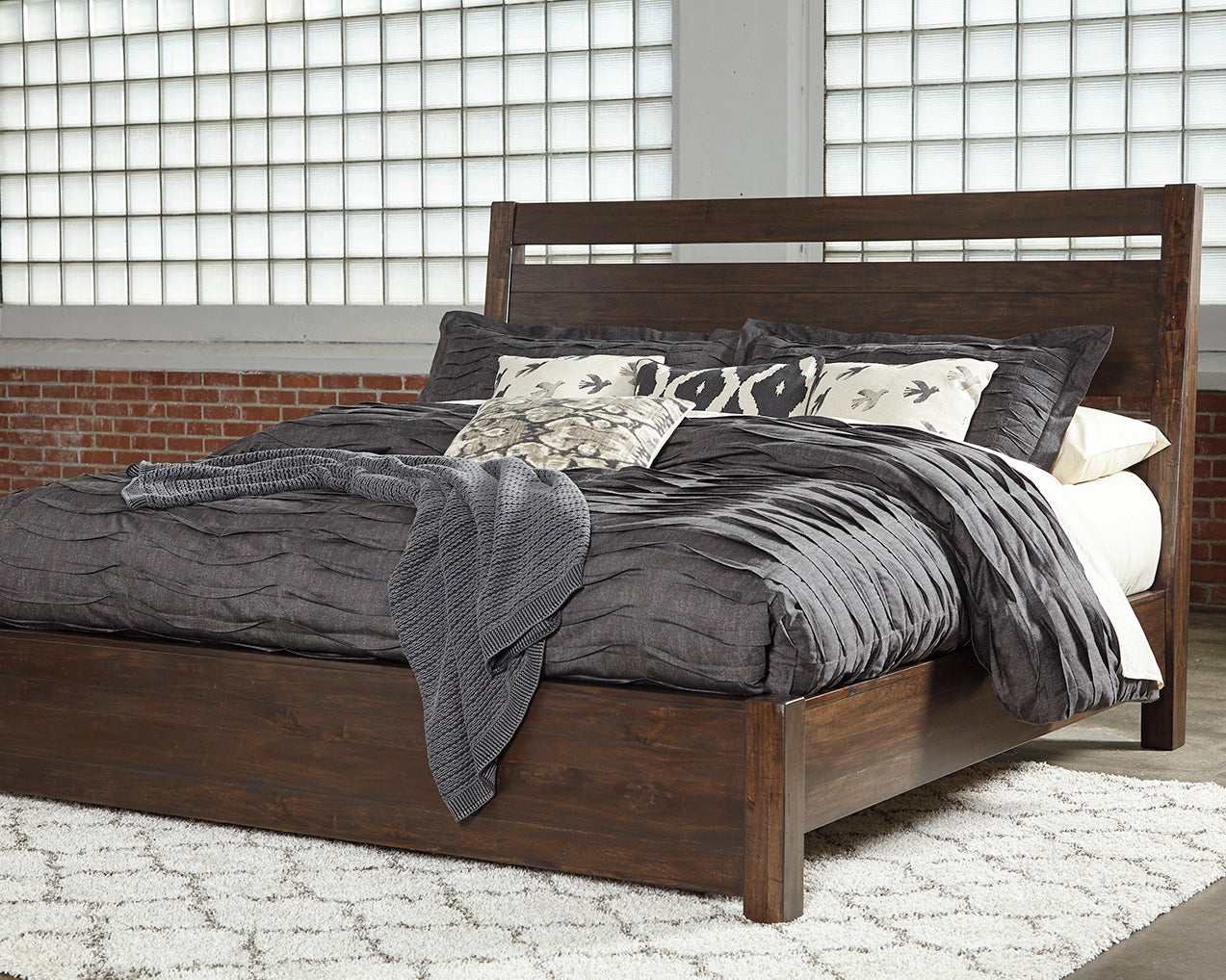Starmore Brown King Panel Bed