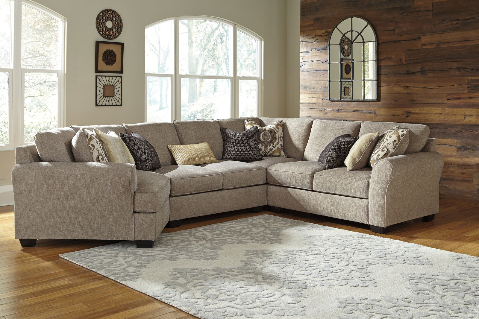 Pantomine Driftwood Chenille 4-Piece Sectional With Cuddler 39122S11