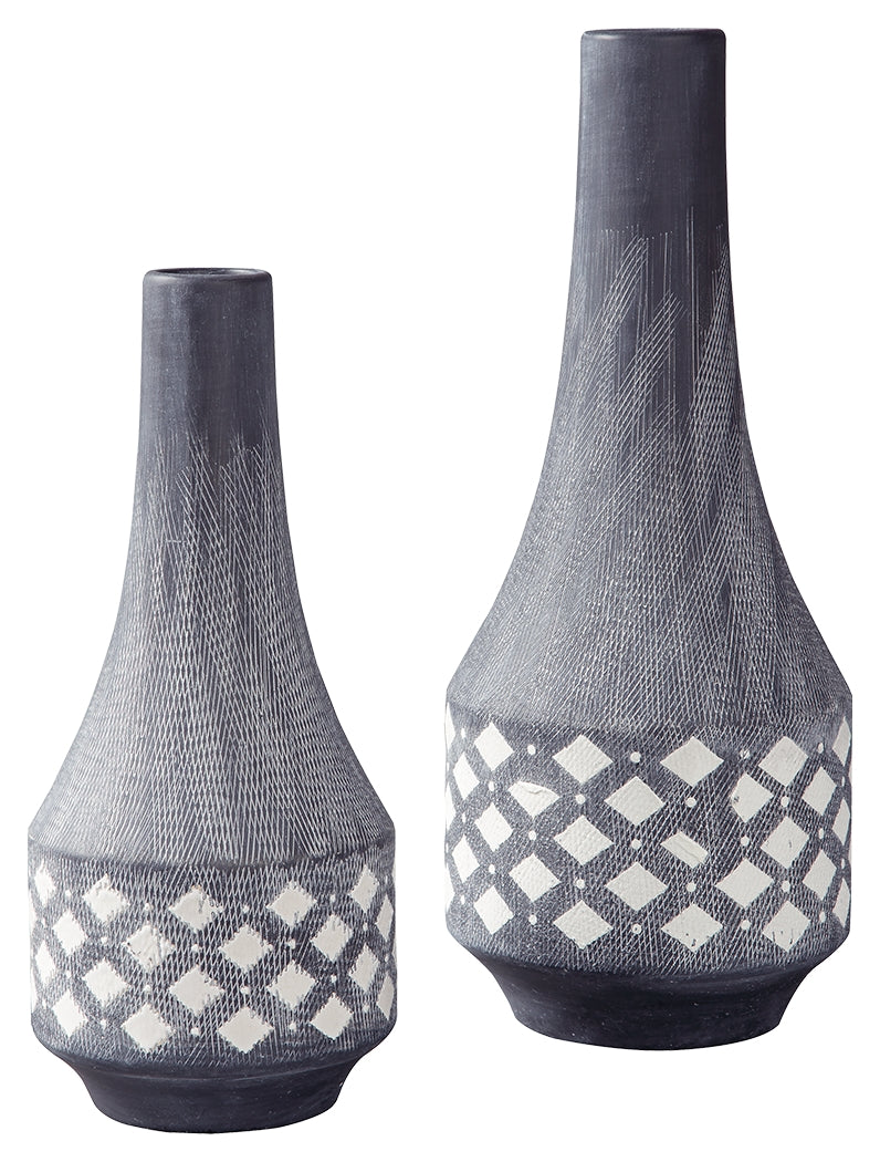 Dornitilla Black/White Vase (Set Of 2)