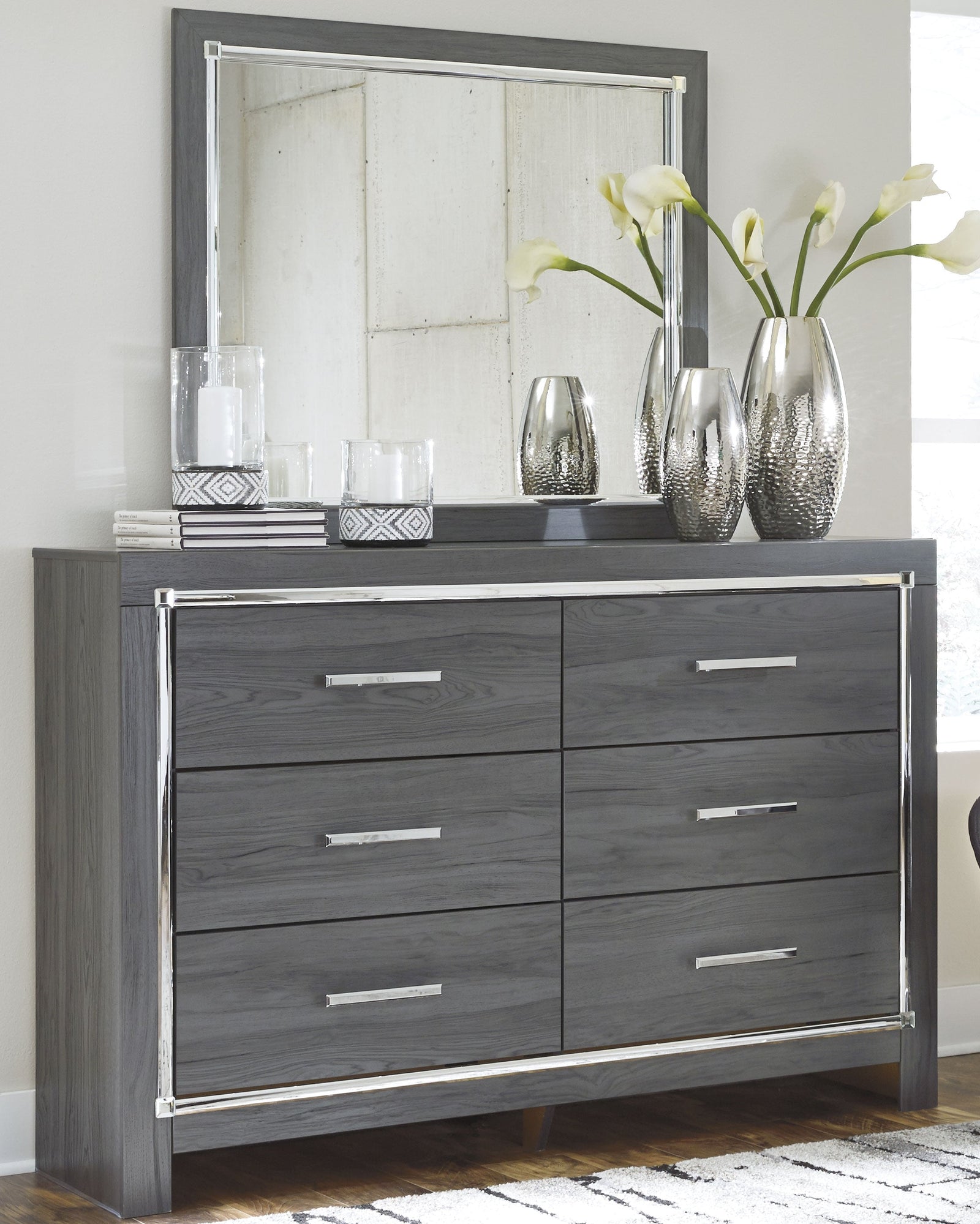 Lodanna Gray Dresser And Mirror
