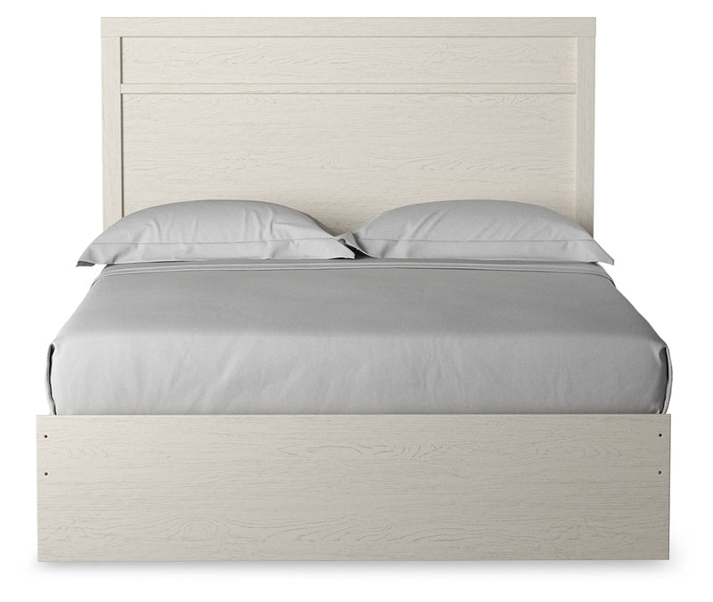 Stelsie White Queen Panel Bed
