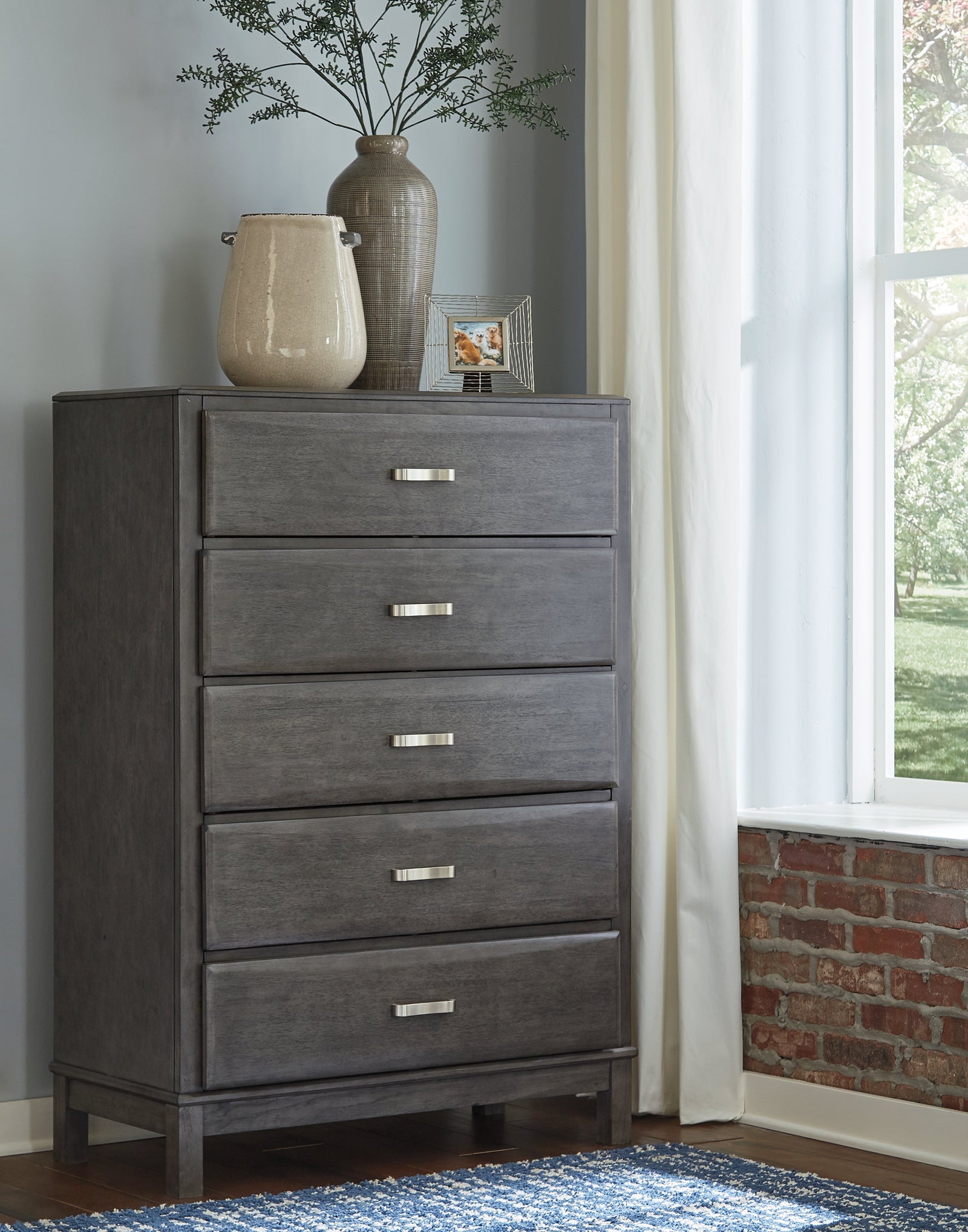 Caitbrook Gray Chest Of Drawers