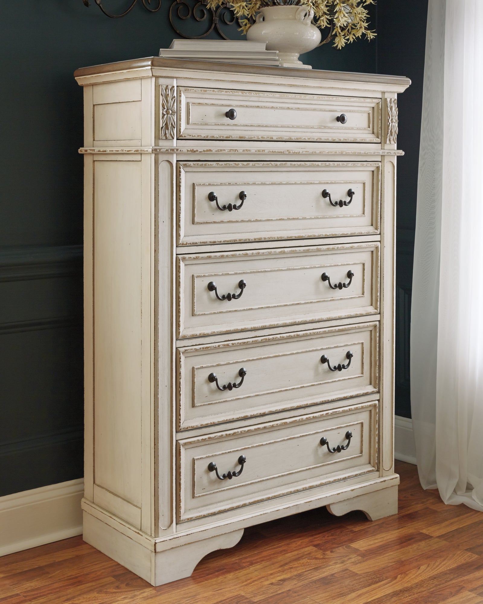 Realyn Two-tone Chest Of Drawers
