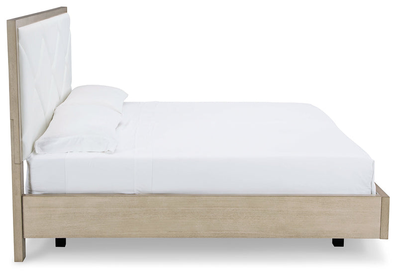Wendora Bisque/white Queen Upholstered Bed