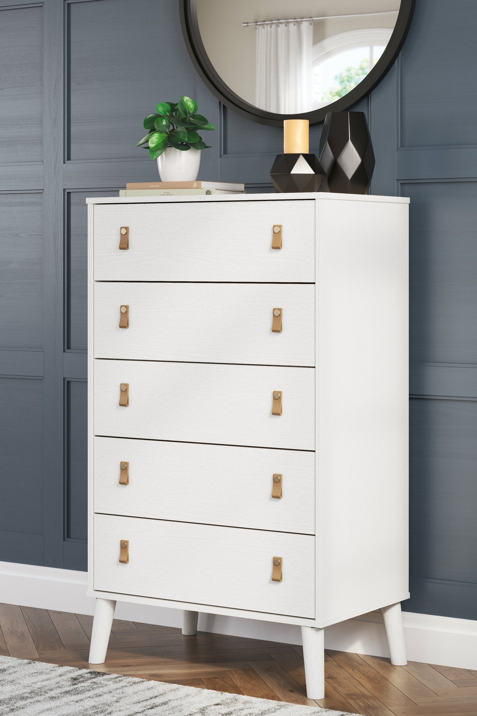 Aprilyn White Chest Of Drawers