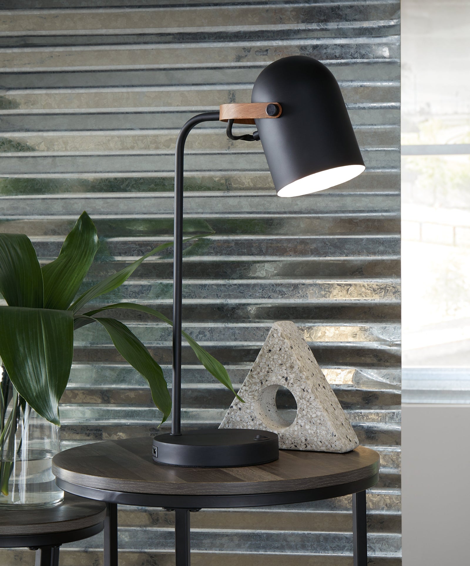 Ridgewick Black/brown Desk Lamp