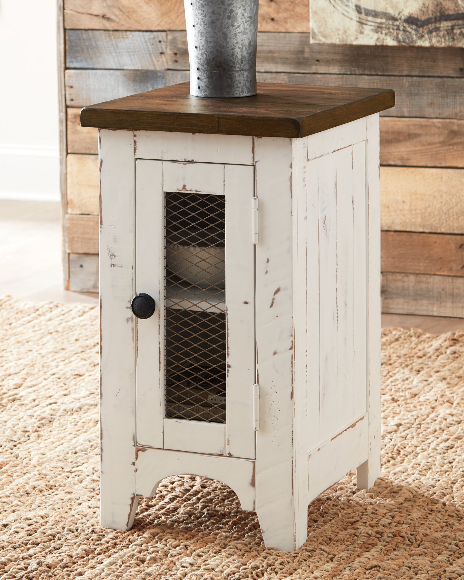 Wystfield White/Brown Chairside End Table